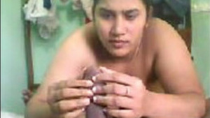 Desi aunty gets naked and ready for sex in this steamy video