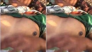 Desi bhabhi gets her tight asshole stretched by lover