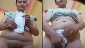 Bhabhis give a guy a nude video during their period