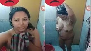 Desi Girl Gets Naughty in the Bath with Exclusive Video Call