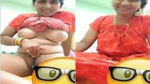 Desi Bhabhi Shows Off Her Sexy Body in Video Call