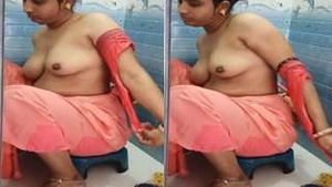 Exclusive Bhabhi Video: Ready to Take a Shower