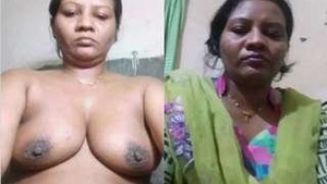 Naked Body of Horny Auntie Desi on Video Call