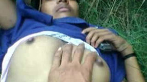 Boyfriend Gets a First Look at Cute Indian College Students Nude Selfies