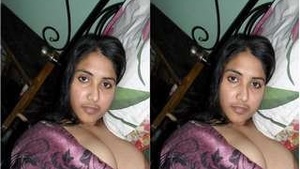 Exclusive video of a sexy girl bathing and masturbating