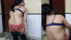 Indian female exposes her sex rear on XXX camera in the bedroom