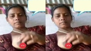 Amateur Indian Girl Shows Off Her Big Boobs on Video Call