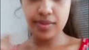 Sexy Lankan Girl Showing Breasts