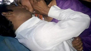 Desi couple enjoys passionate kissing in Salwar Village