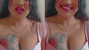 Big Breasts B Grade Actress Soniya Maheshwari Huge Cleavage Show
