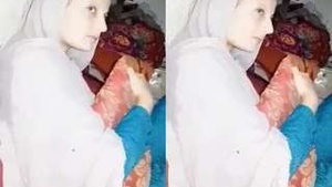 Exclusive Video: Cute Girl Paki Gives a Sensual Blowjob