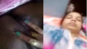 Part 2: Desi Bhabhis Sensual Fingering Session