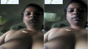 Mallu Bhabhi flaunts her big boobs and pussy in this exclusive video