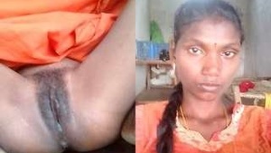 Desi bhabhis intimate moment with her pussy