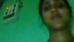 Desi Indian girl fingering on her wet pussy