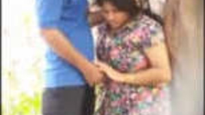 Desi lover gives a public blowjob in a park