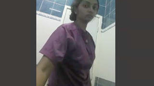 Sexy Girl In The Bathroom Video