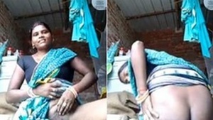 Desi auntie can talk