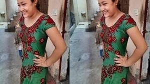 Desi Girls Sensual Dancing in HD