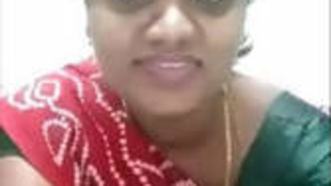 Tamil auntie strips and shows off her saree