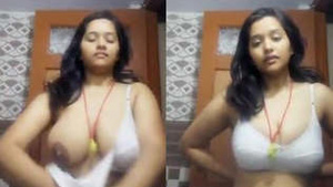Desi indian girl showing big tits pussy casting clips