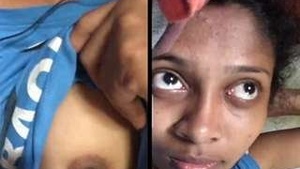 Exclusive Sri Lankan Porn: Her Gorgeous Breasts Showing