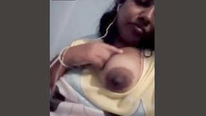 Cute Lankan Girl Showing Breasts And Pussy In Video Call