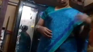 chuby tamil auntie undressing