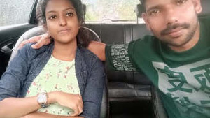 Desi Lover Gets Naughty in a Car
