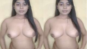 Desi Girl Teases with Her Naked Body in Exclusive Video