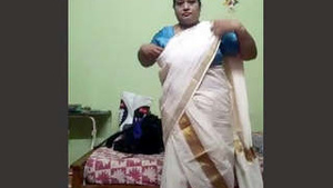 Mallu Tia Changong Panos