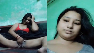 Amateur Bangla Girl Shows Off Her Sensual Side