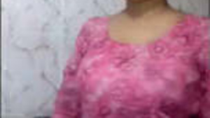 Bathroom Show: Indian Bhabhi Reveals Her Breasts and Pussy