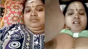 Desi auntie enjoys a video call with her lover