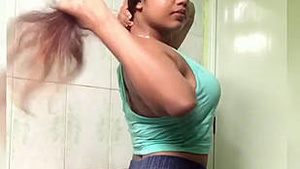 Sexy Desi beauty flaunts her big boobs in this steamy video