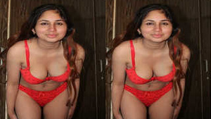 Exclusive Paki couples poolside bath time