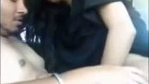 NRI slut gets her fill of hard fucking with boyfriend in his car