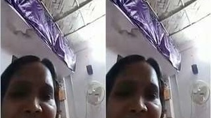 Desi Bhabhi Teases and Reveals Her Sexuality