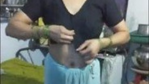 sexy aunt ramsha peeling clothes