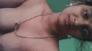 Desi wife shows off her oral skills in a sensual video