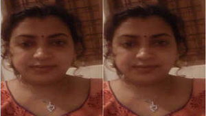 Desi Bhabhi Shows Off Her Boobs and Pussy to Her Hubby on VK