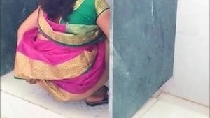 South Indian Famous Bhabhi Pee Pee Clip