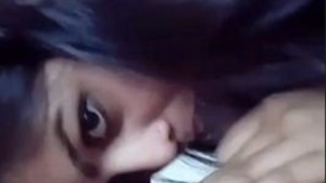 Bela menina japonesa giving boquete