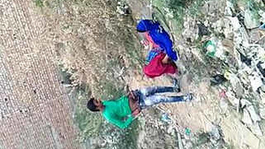 Desi randi gets turned on by another boys recording while having sex with him in thebushes