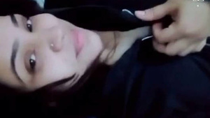 Desi girl with nice tits showing