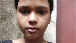 Cute Desi Girl Showing Breasts Pussy