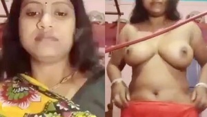 AMAZING FIGURE DESI BHABHI GETTING NAKED