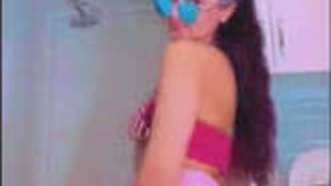 Perfect Gait Girl Shows Off Her Sexy Body on Camera