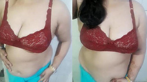 Aunty Shalinis Sensual Striptease