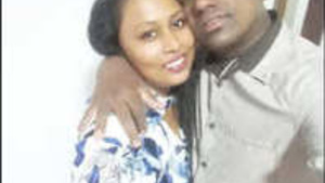 Sri Lanka Beautiful girl giving what her husband asks listen to the audio guys, get horny for sure